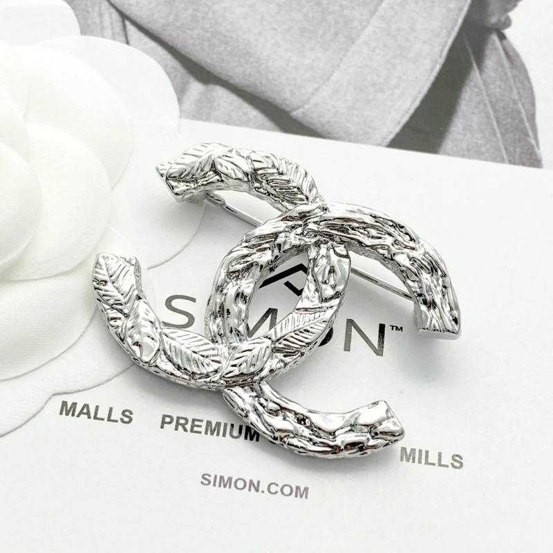Comfortable Chanel Brooches 221772