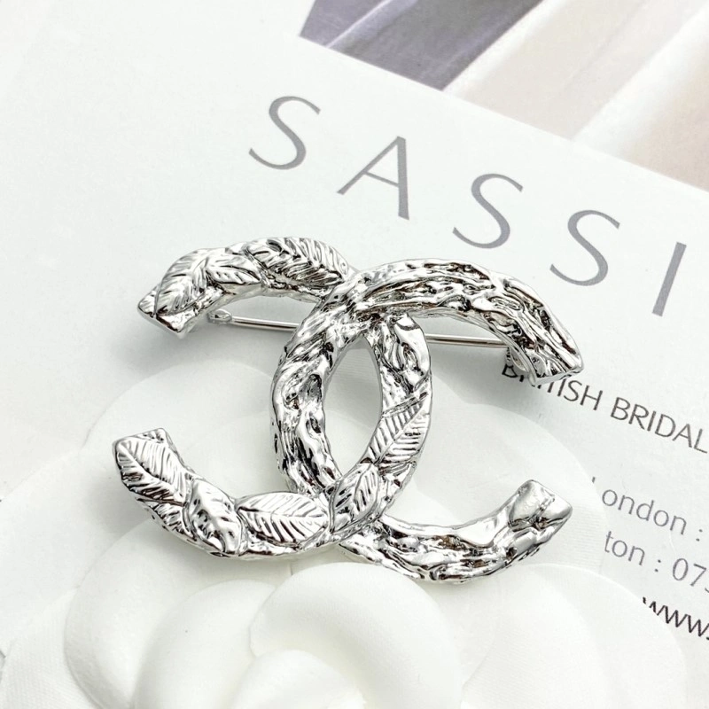 Comfortable Chanel Brooches 221772