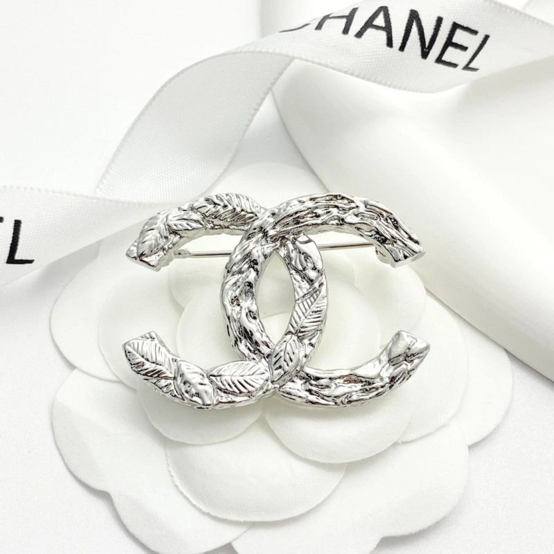Comfortable Chanel Brooches 221772