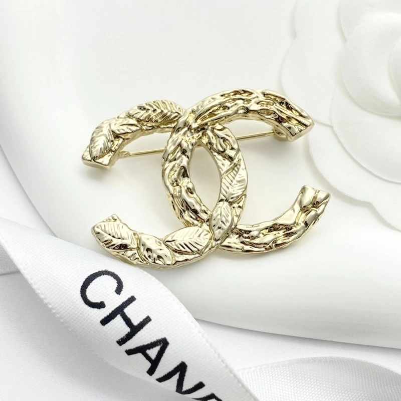 Chanel Brooches Affordable 221777