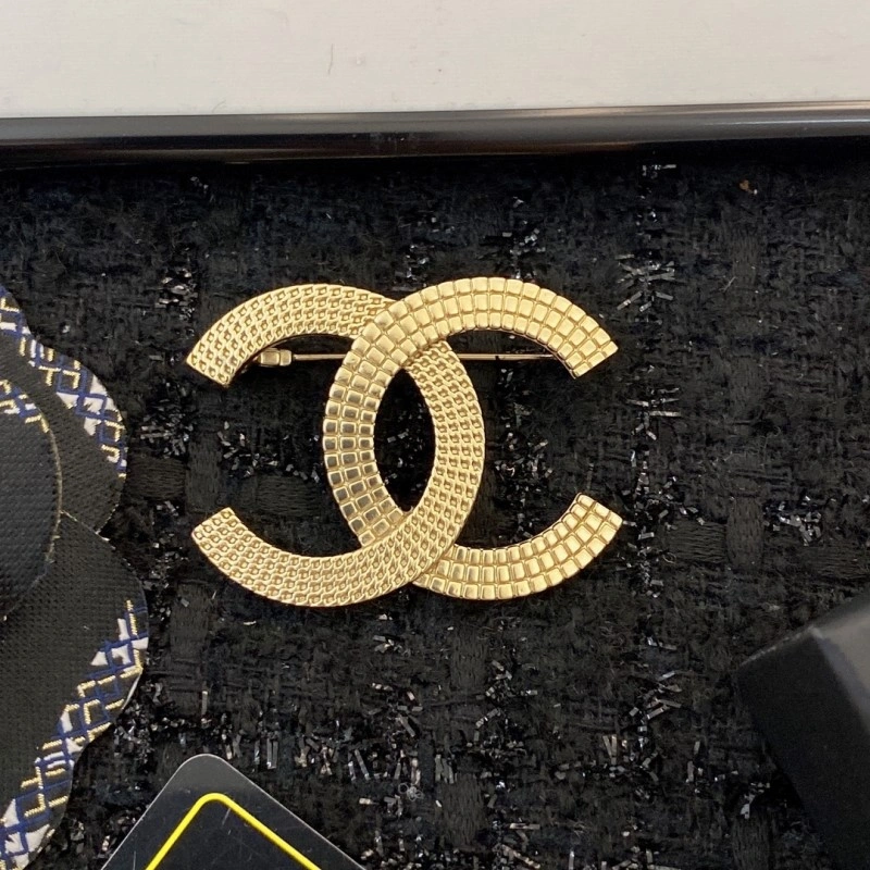 Attractive Chanel Brooches 221765