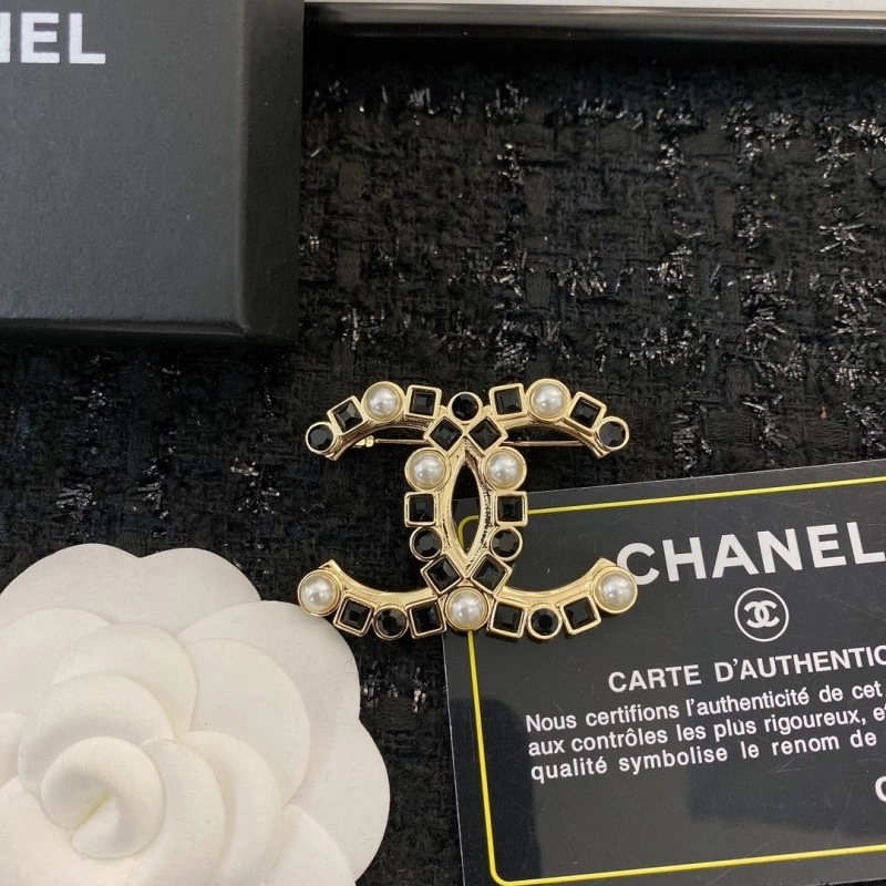 Unique Chanel Brooches 221767