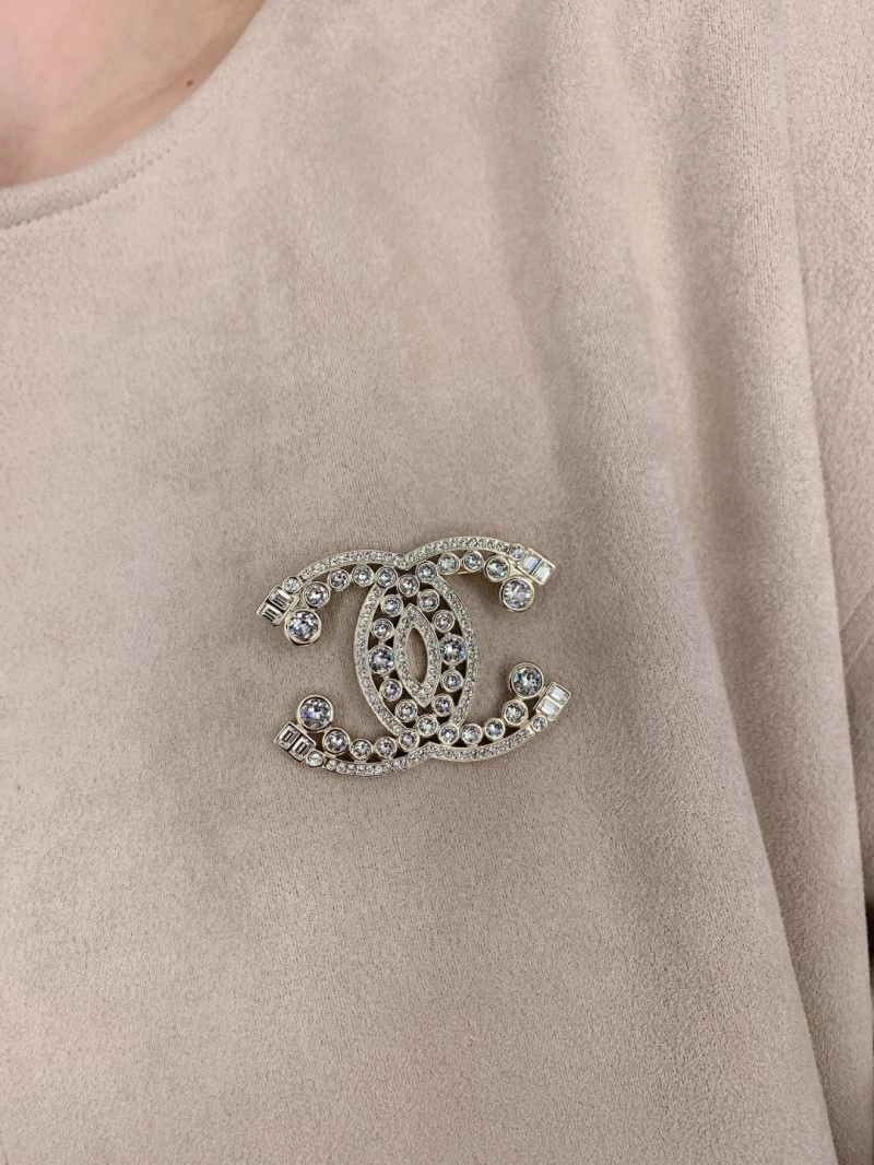 StreetReady Chanel Brooches 221761