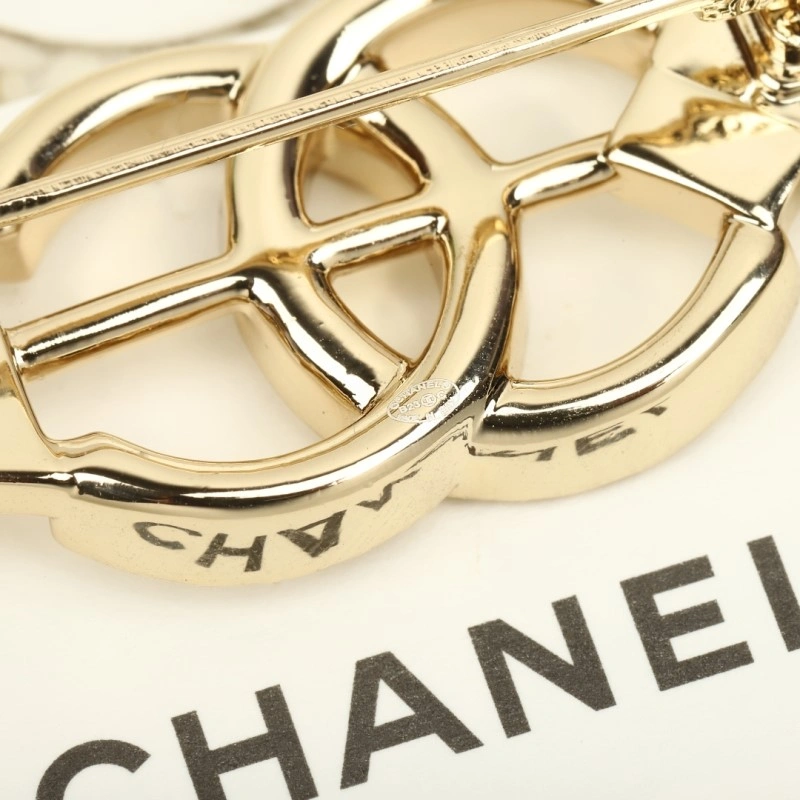 Tailored Chanel Brooches 221817