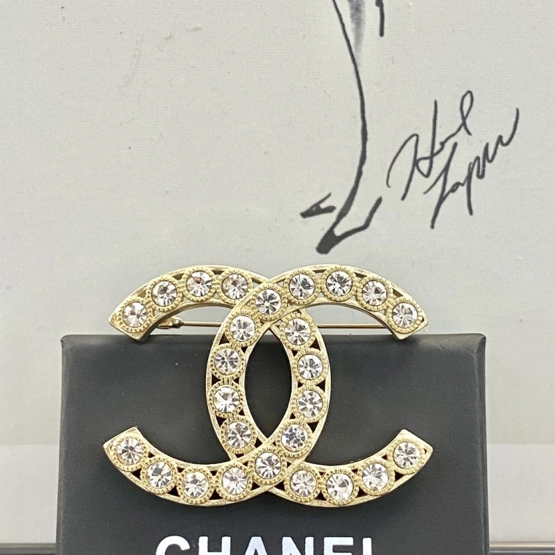 EyeCatching Chanel Brooches 221747