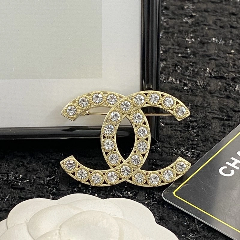 EyeCatching Chanel Brooches 221747