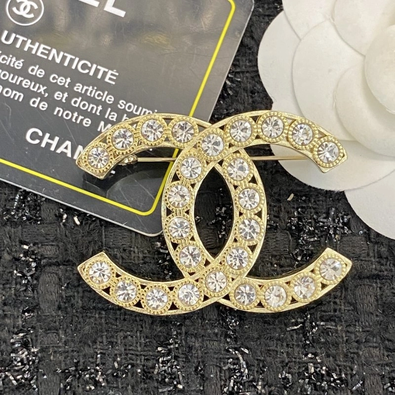 EyeCatching Chanel Brooches 221747