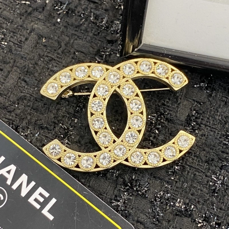 EyeCatching Chanel Brooches 221747