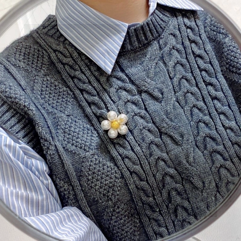 Chanel Brooches Attractive 220406