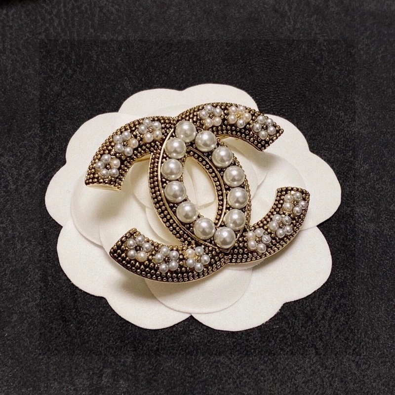 HighPerformance Chanel Brooches 220385