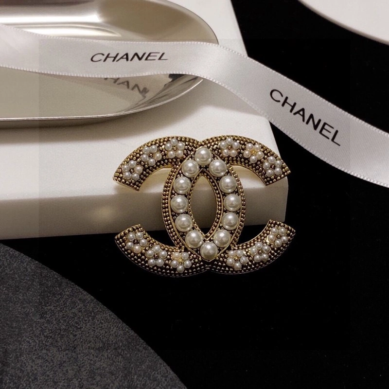 HighPerformance Chanel Brooches 220385