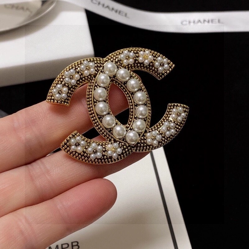HighPerformance Chanel Brooches 220385
