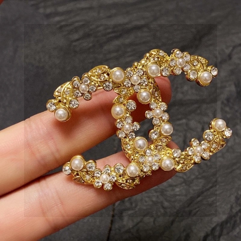 Classic Chanel Brooches 220388