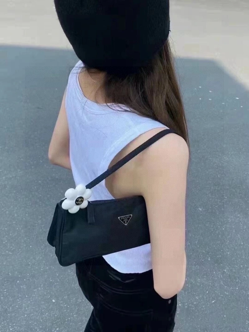 Chanel Brooches ModernLook 220392