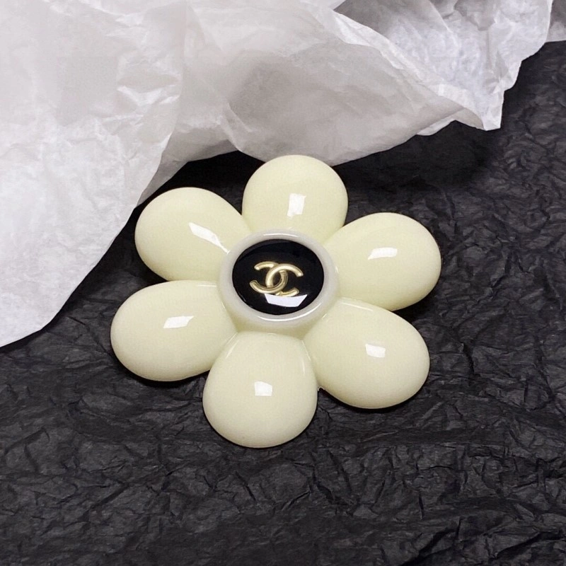 Chanel Brooches ModernLook 220392