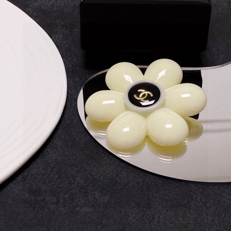 Chanel Brooches ModernLook 220392