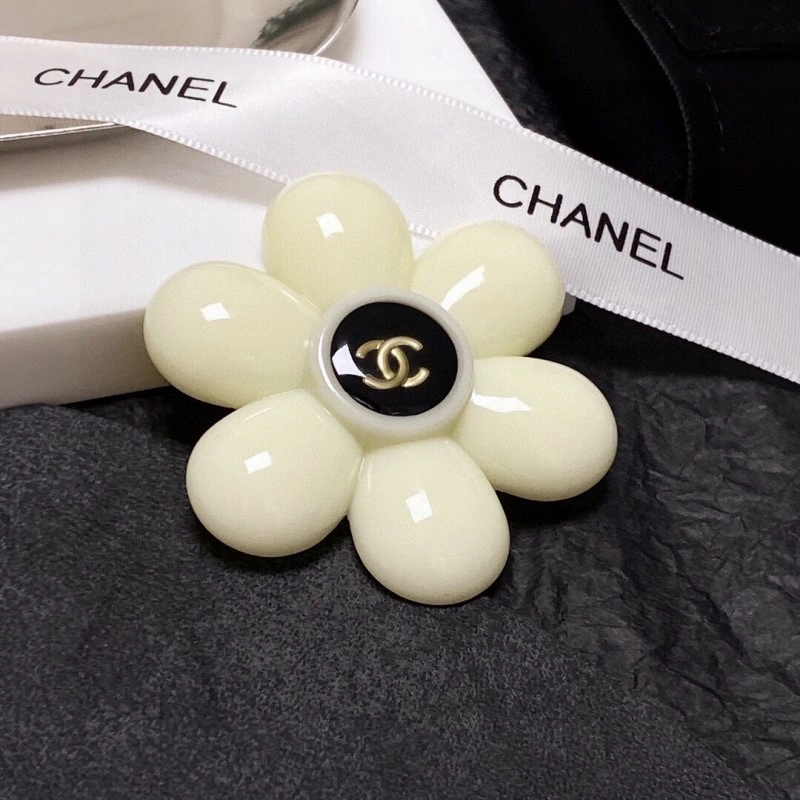 Chanel Brooches ModernLook 220392