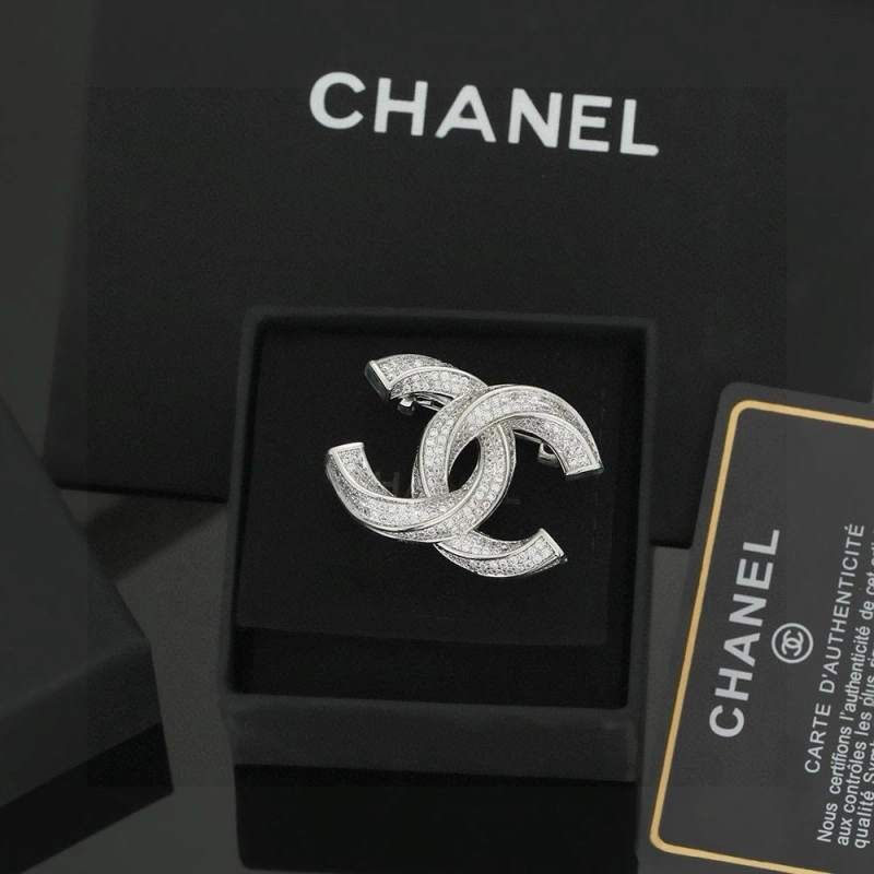 EyeCatching Chanel Brooches 220389