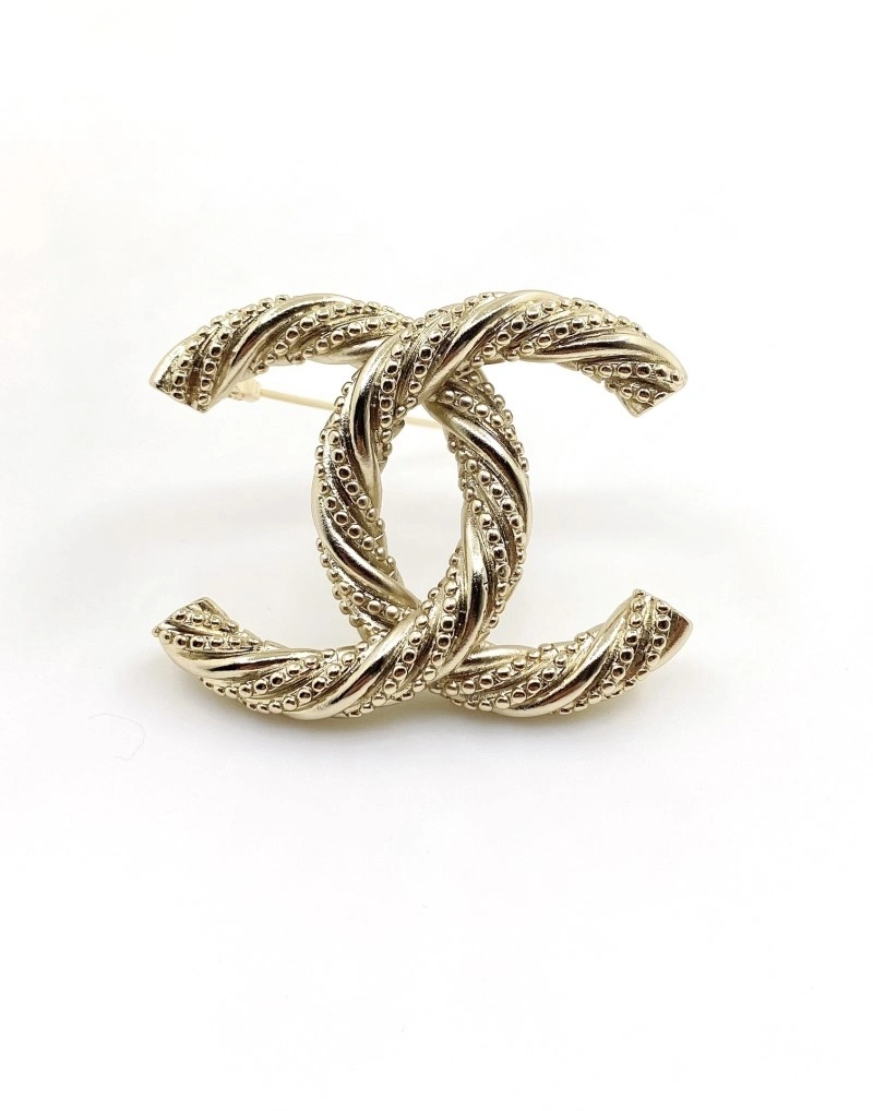Timeless Chanel Brooches 220368