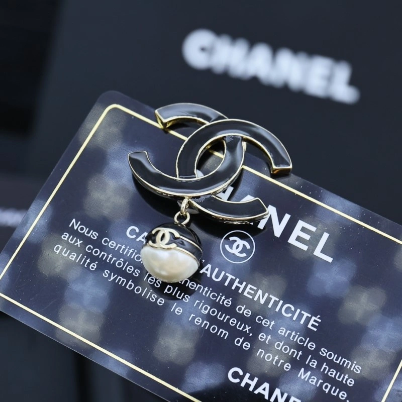 Chanel Brooches UrbanStyle 220370