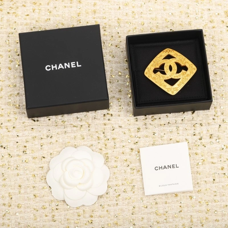 Chanel Brooches MultiPurpose 220367