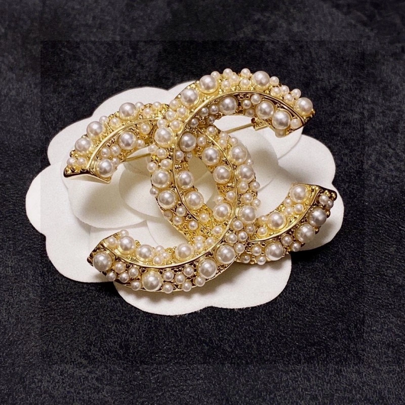 Chanel Brooches Durable 220360