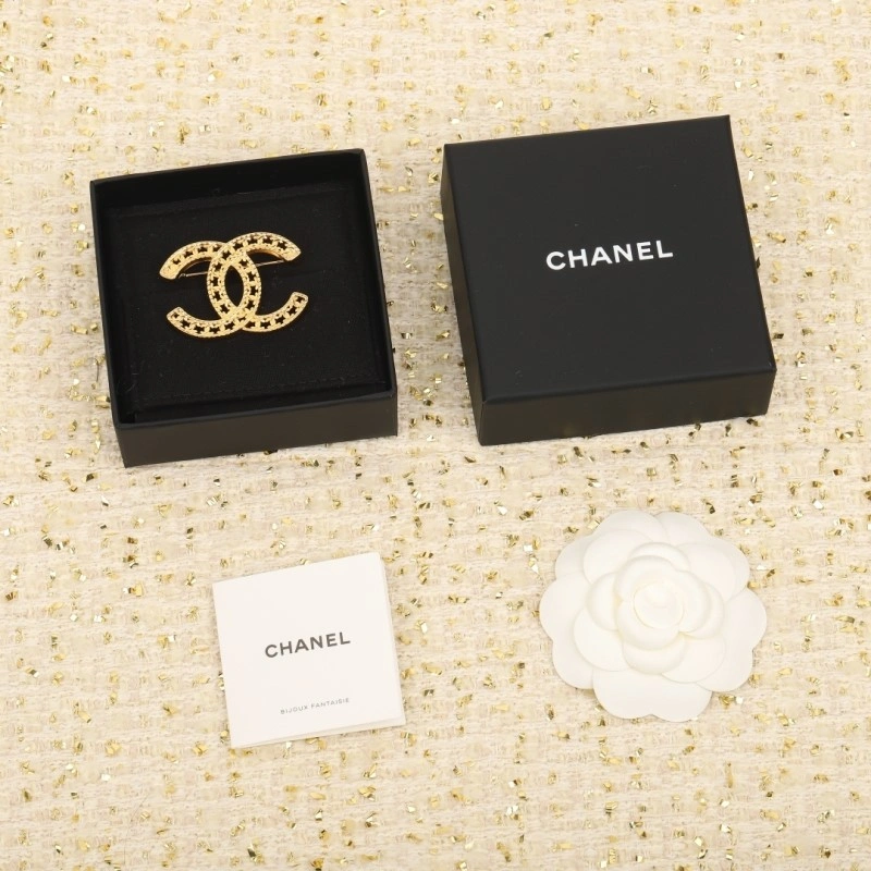 Unique Chanel Brooches 220372