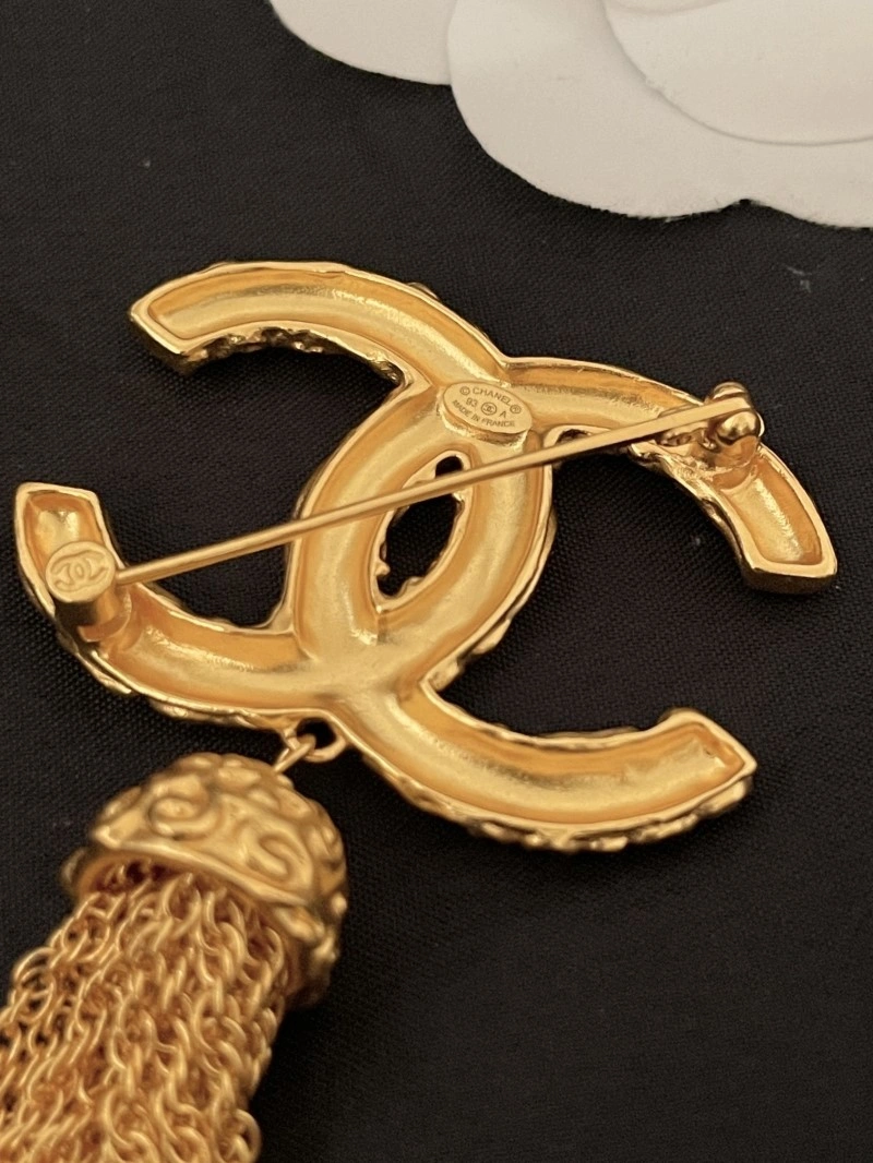 Chanel Brooches Refined 220357