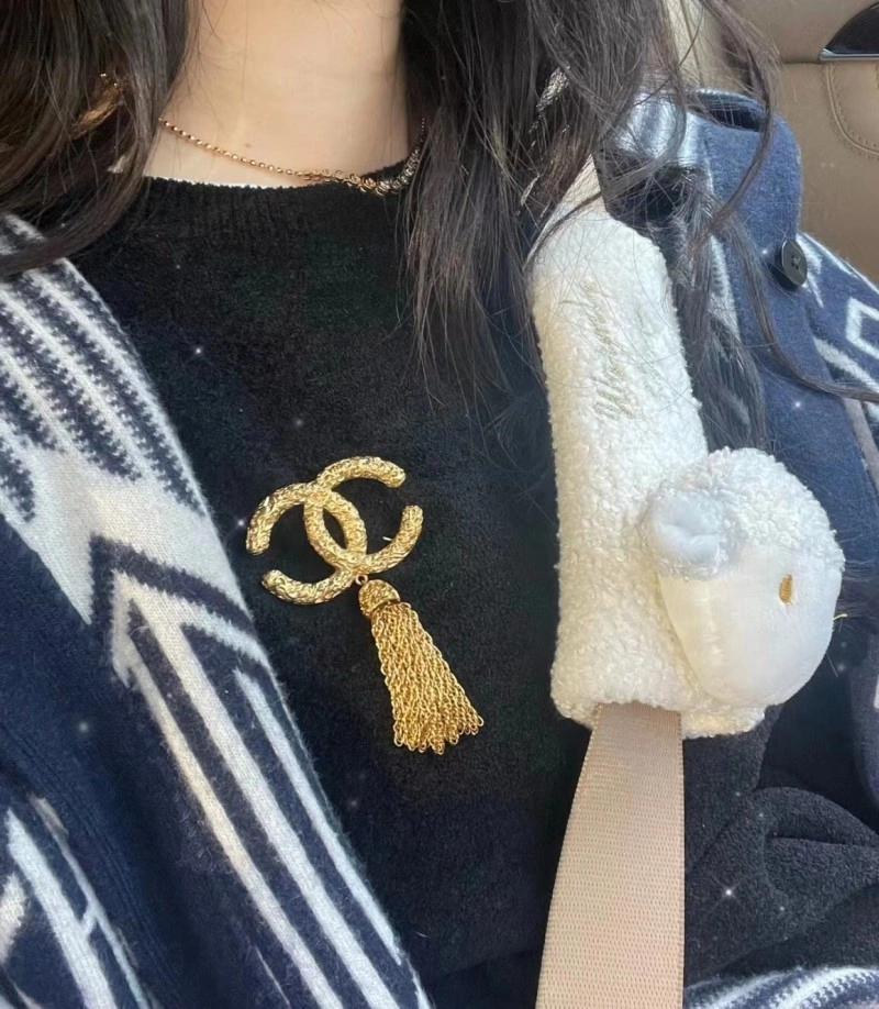Chanel Brooches Refined 220357