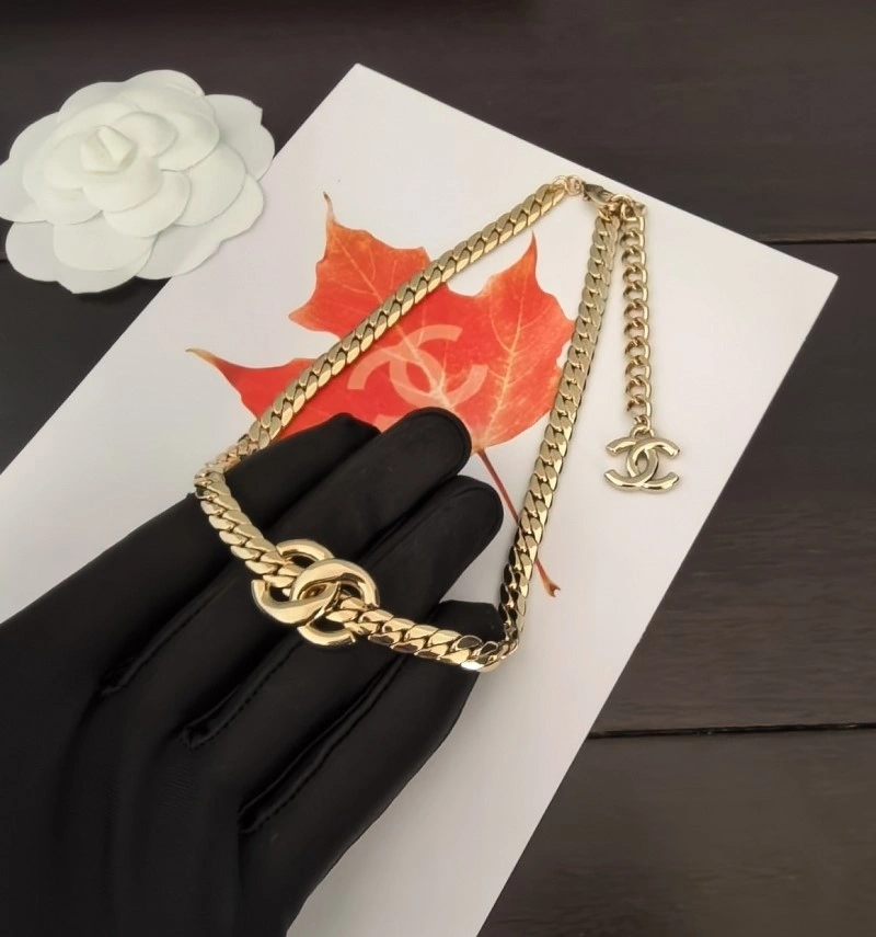 Lightweight Chanel Brooches 220417