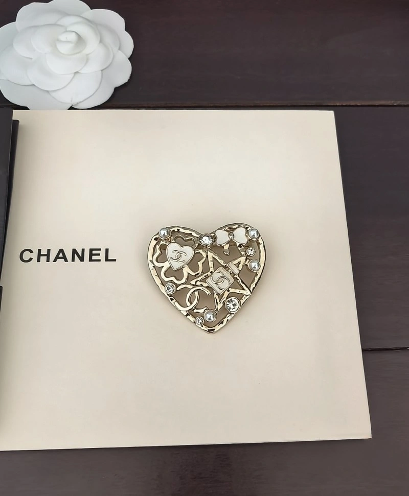 Trendsetting Chanel Brooches 220359