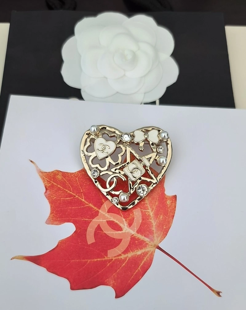 Trendsetting Chanel Brooches 220359