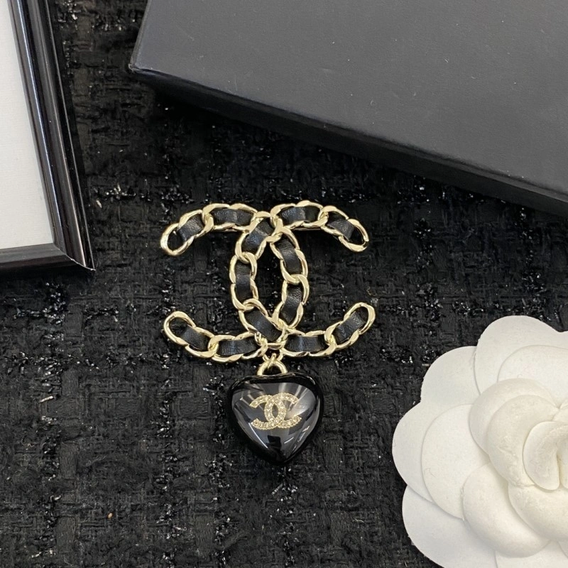 Chanel Brooches Snug 220412
