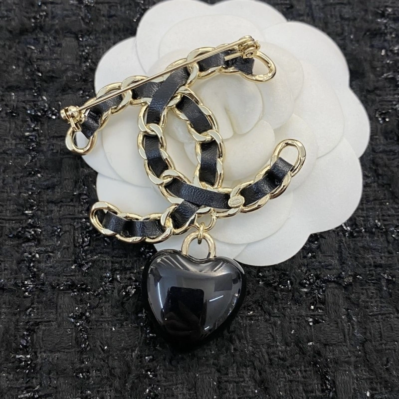 Chanel Brooches Snug 220412