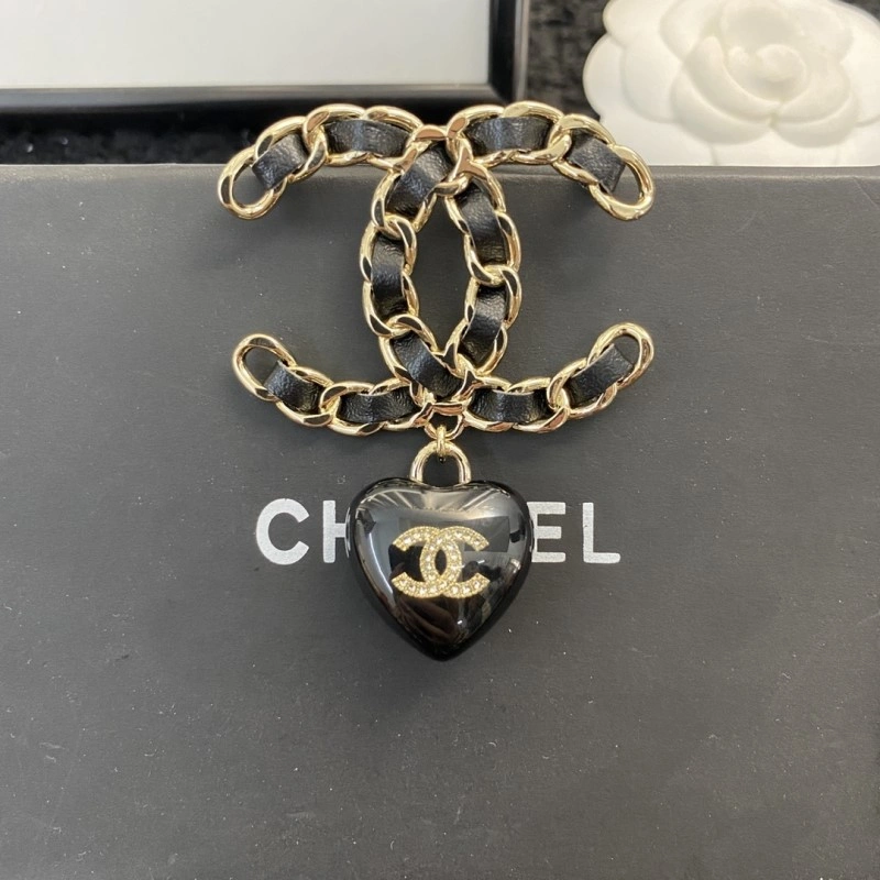 Chanel Brooches Snug 220412