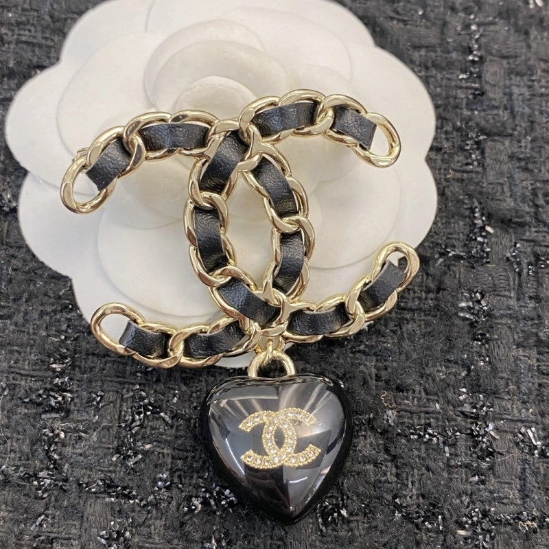 Chanel Brooches Snug 220412