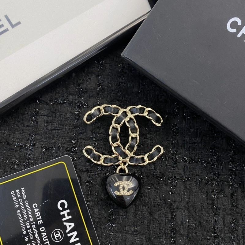 Chanel Brooches Snug 220412