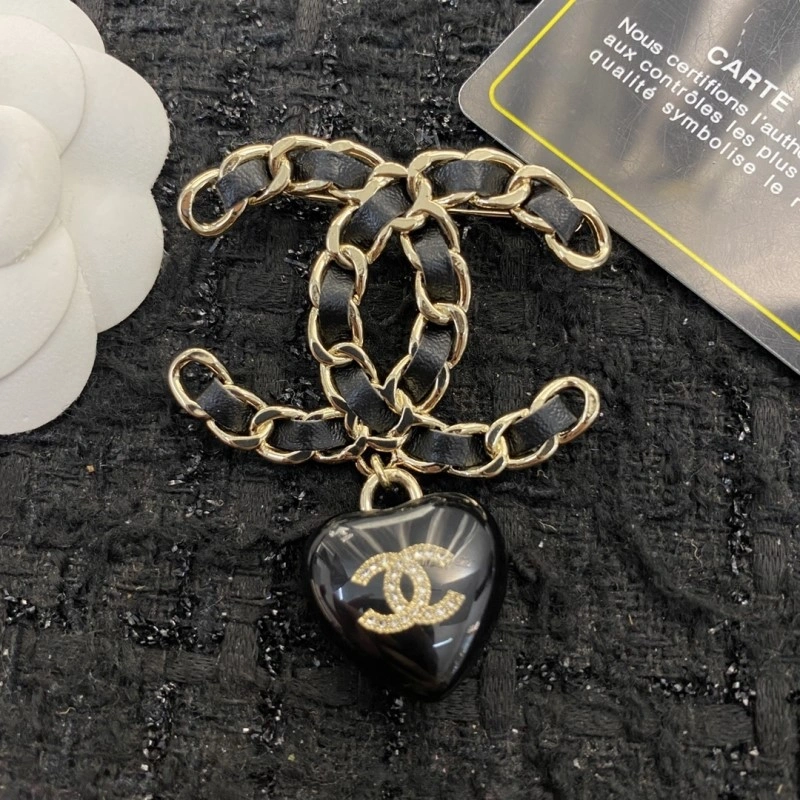 Chanel Brooches Snug 220412