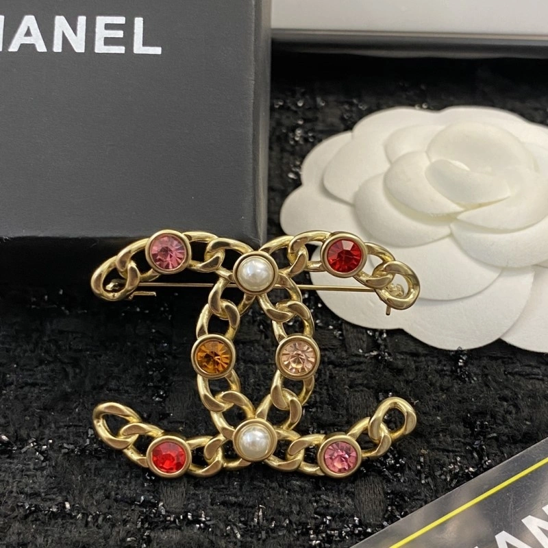 Supportive Chanel Brooches 220349