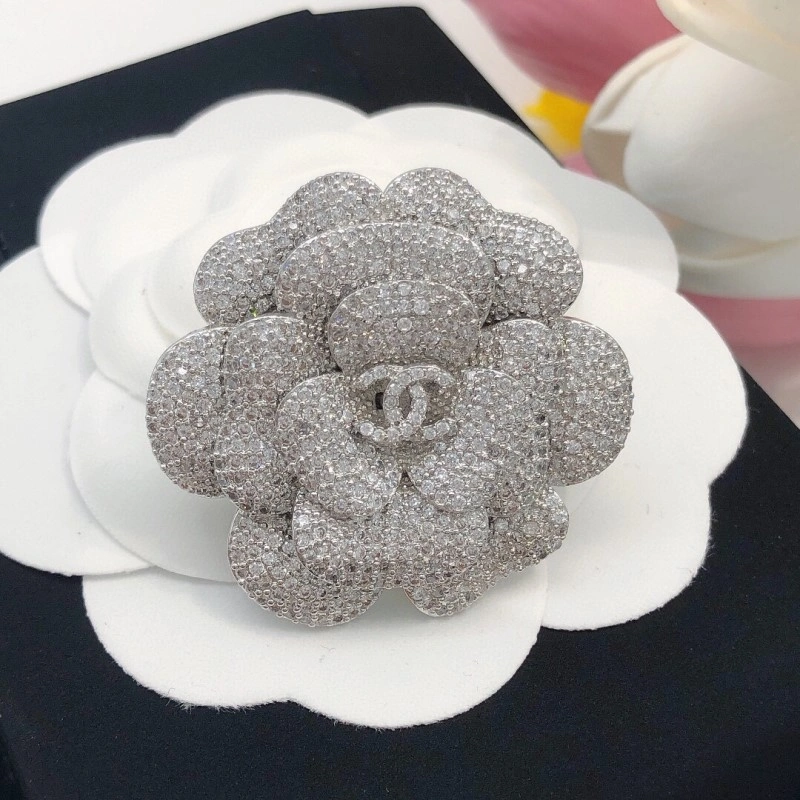 Original Chanel Brooches 220337