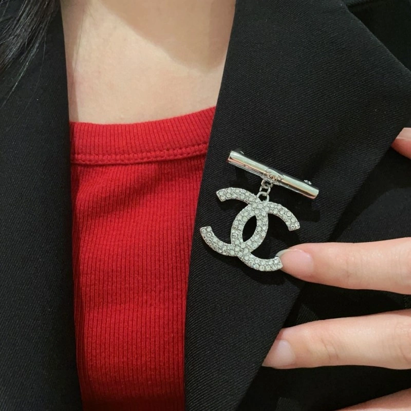 Chanel Brooches Durable 220340