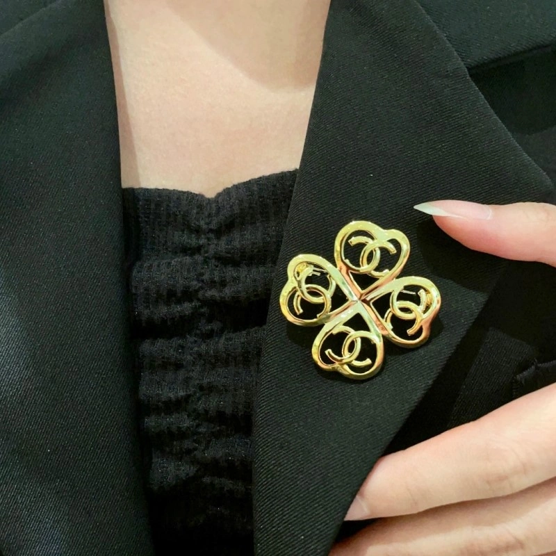 Chanel Brooches TimelessDesign 220331