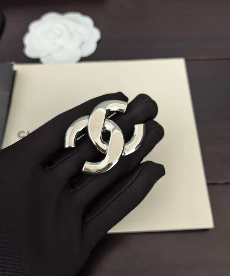 Chanel Brooches ZipUp 220335