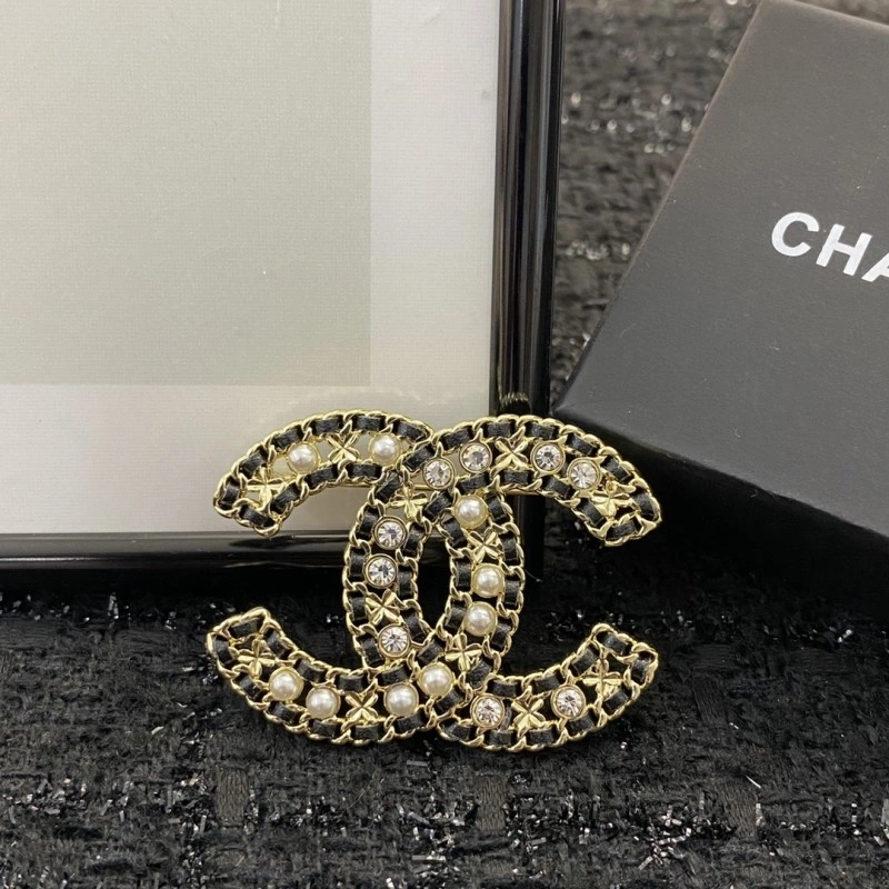 StreetReady Chanel Brooches 220336
