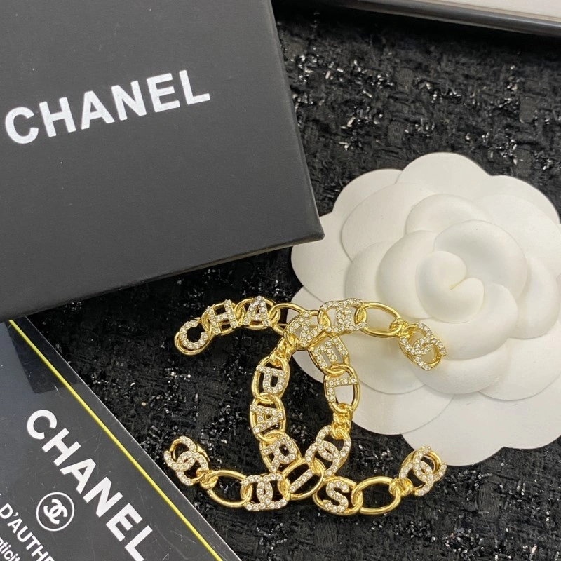 Chanel Brooches RelaxedFit 220326