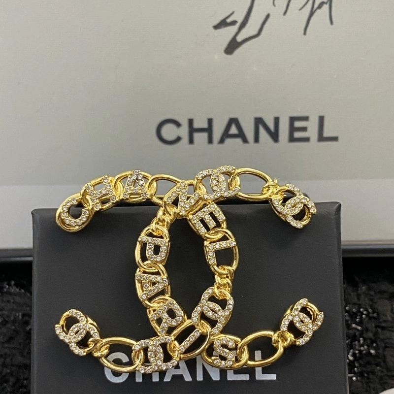 Chanel Brooches RelaxedFit 220326