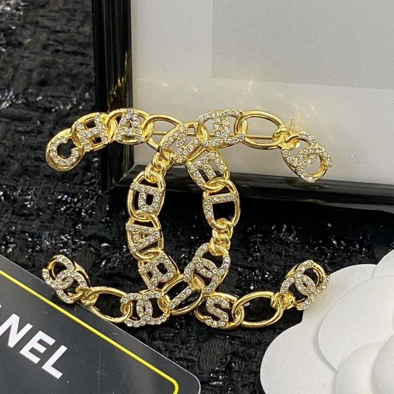 Chanel Brooches RelaxedFit 220326