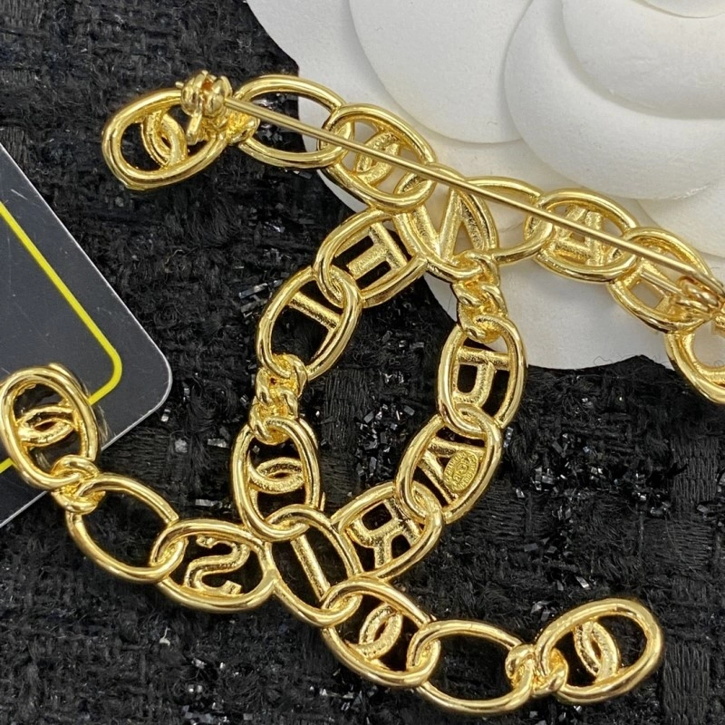 Chanel Brooches RelaxedFit 220326