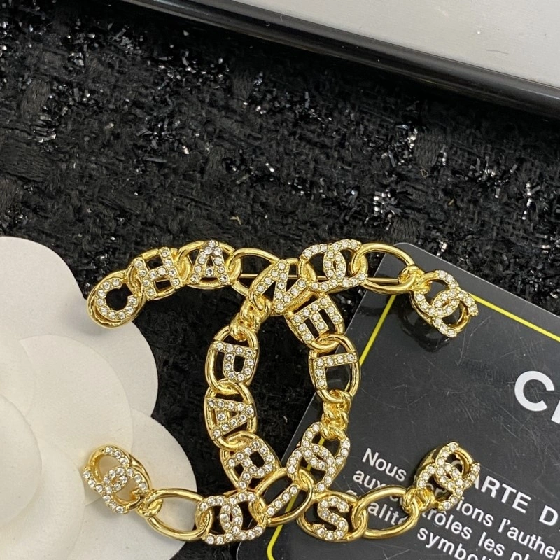 Chanel Brooches RelaxedFit 220326
