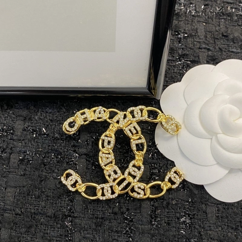 Chanel Brooches RelaxedFit 220326